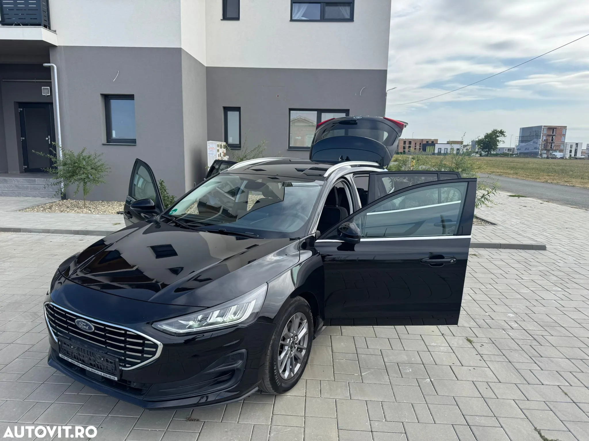 Ford Focus Turnier 1.5 EcoBlue Start-Stopp-System Aut. TITANIUM - 27