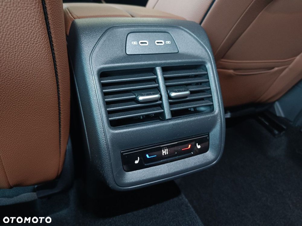 Skoda Superb 2.0 TDI SCR 4x4 L&K DSG - 11