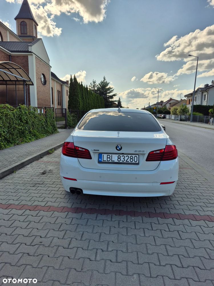 BMW Seria 5 528i xDrive - 5