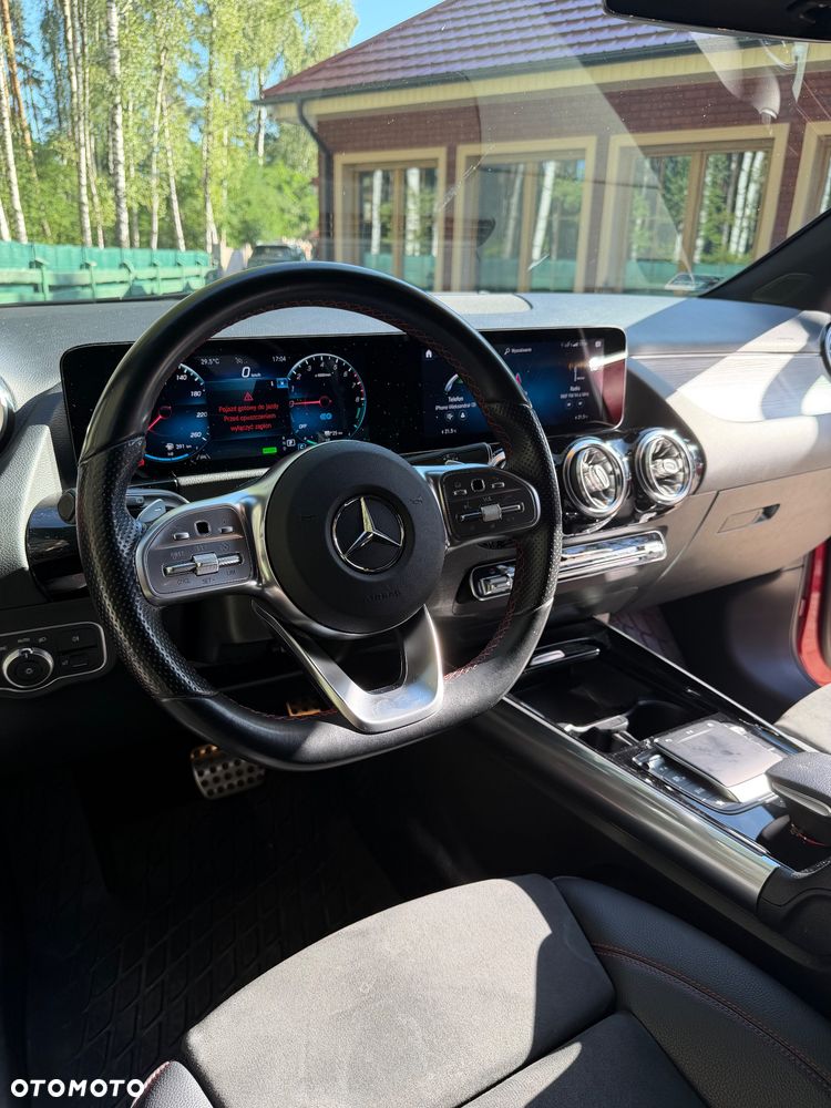 Mercedes-Benz GLA 250e AMG Line - 8