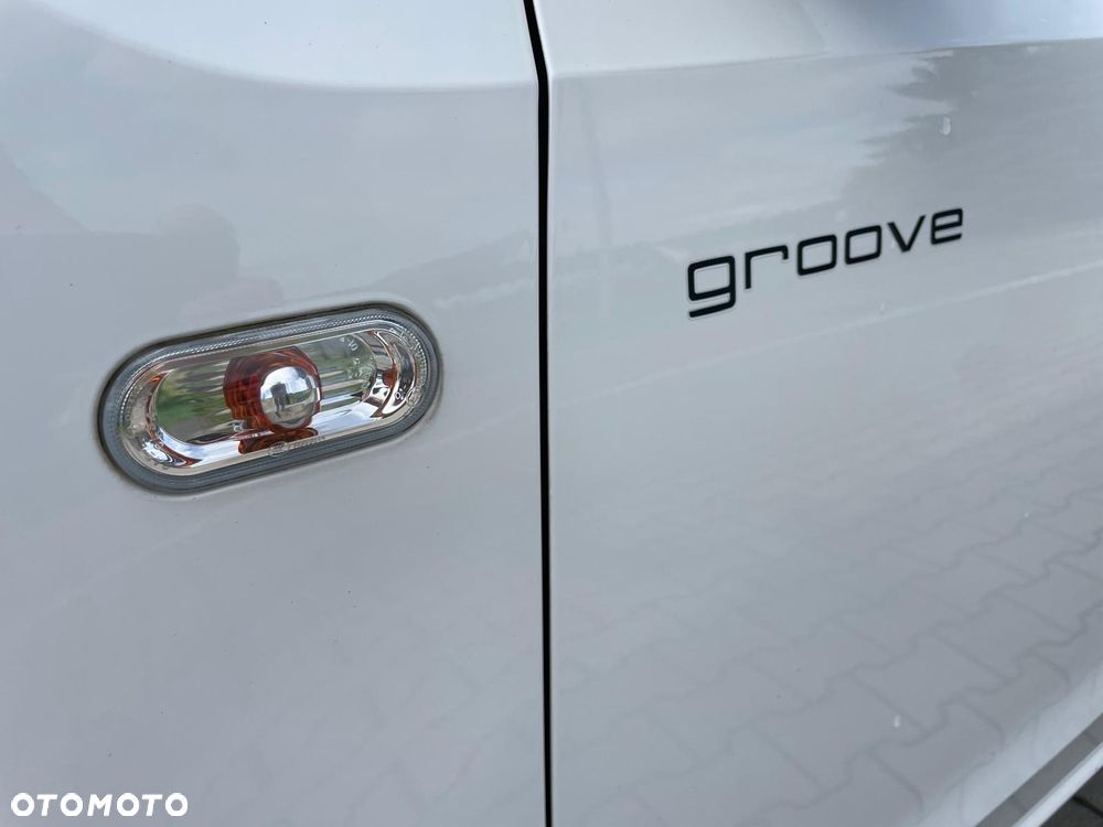 Volkswagen up! groove - 9