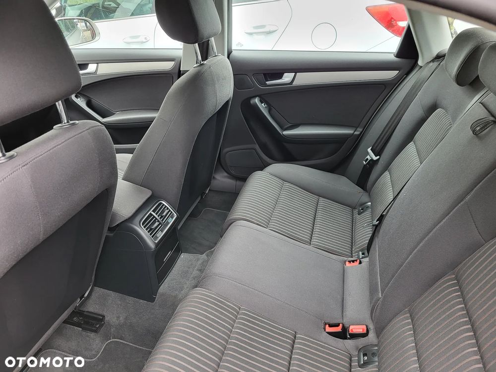 Audi A4 Limousine 1.8 TFSI Ambiente - 24