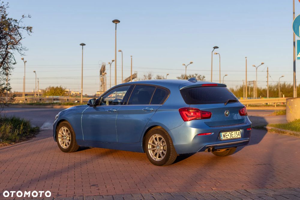 BMW Seria 1 120i Advantage - 2