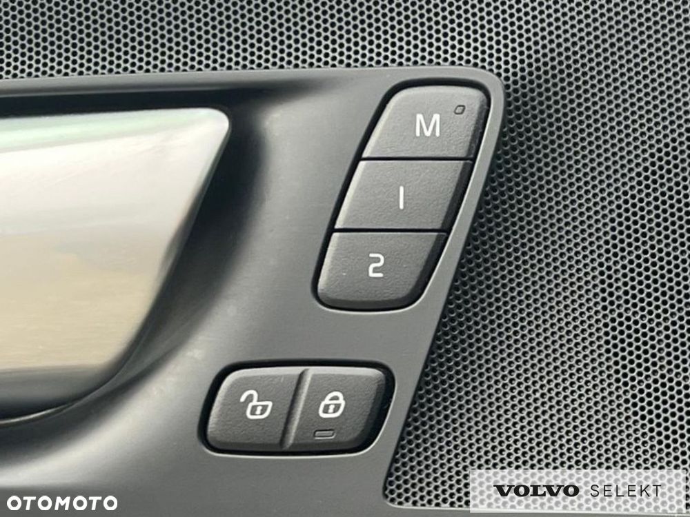 Volvo XC 60 - 30