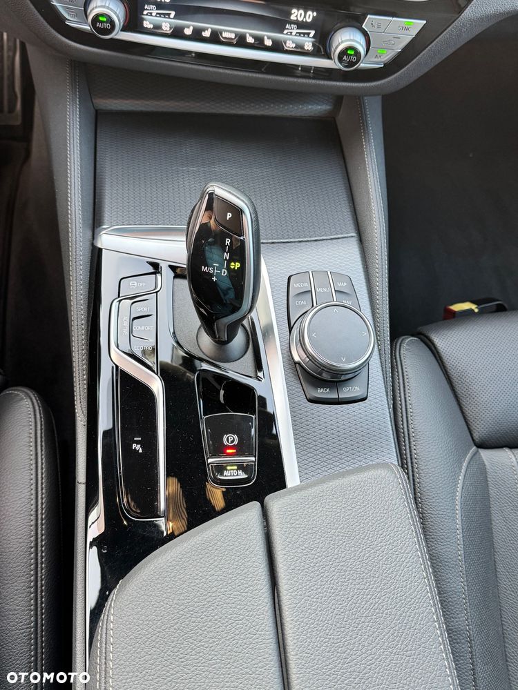 BMW Seria 5 530i xDrive mHEV M Sport sport - 26