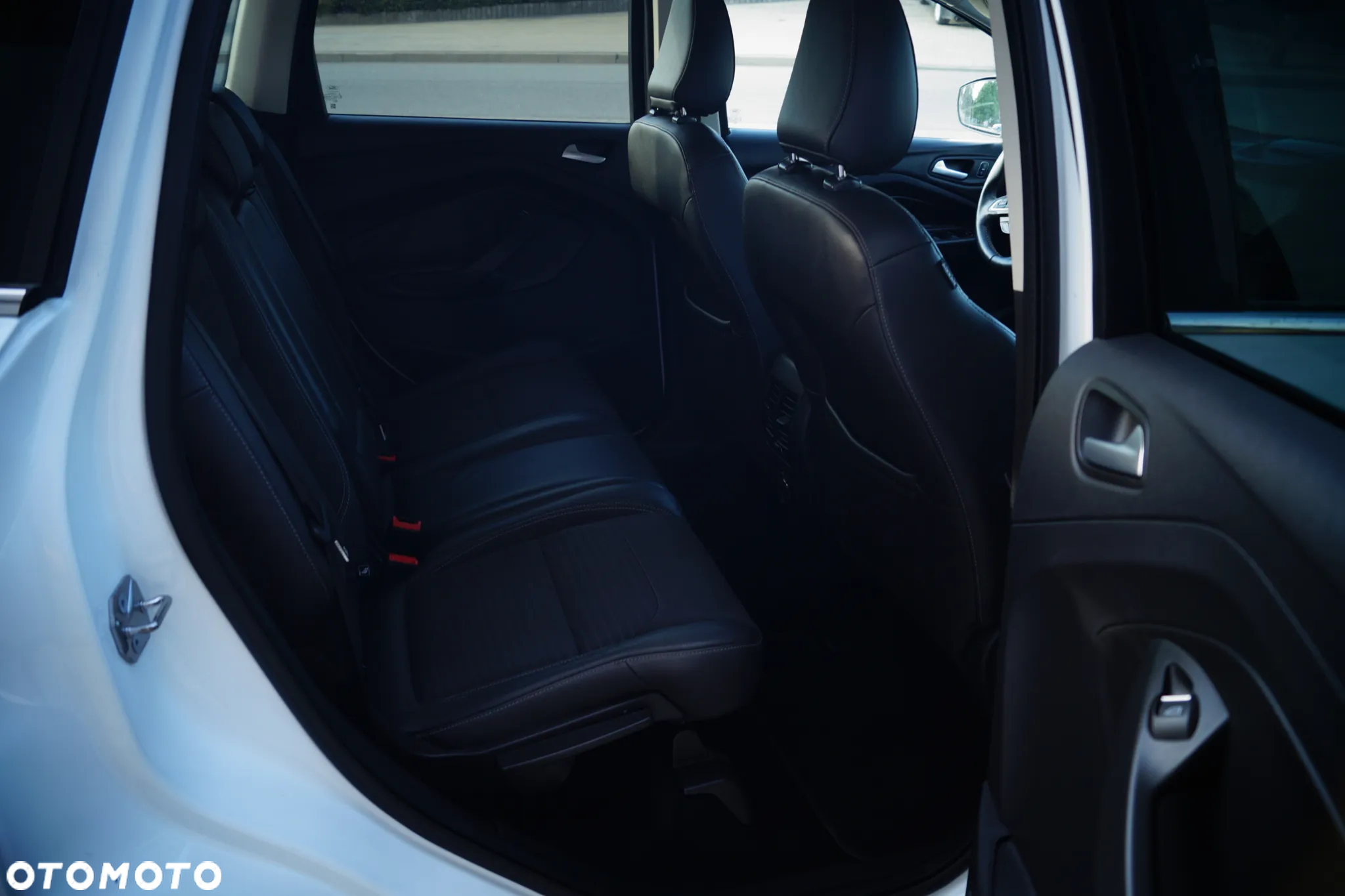 Ford Kuga 2.0 TDCi FWD Titanium Plus - 16