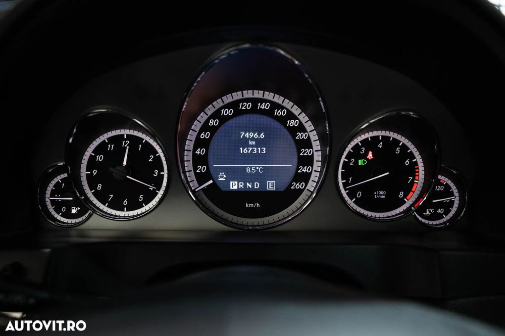 Mercedes-Benz E 350 CGI Coupe BlueEFFICIENCY 7G-TRONIC Avantgarde - 23