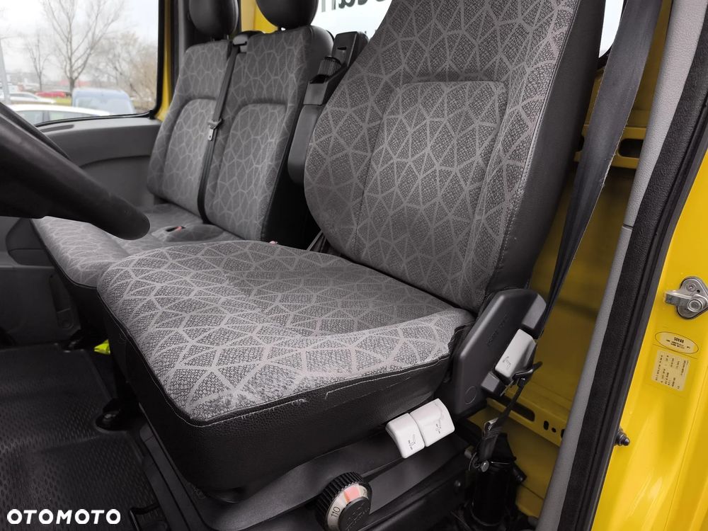 Renault Mascott - 11