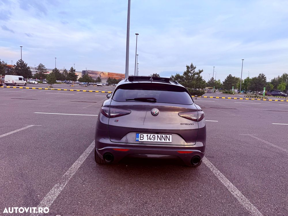 Alfa Romeo Stelvio 2.0 Turbo 16V AT8-Q4 Veloce - 7