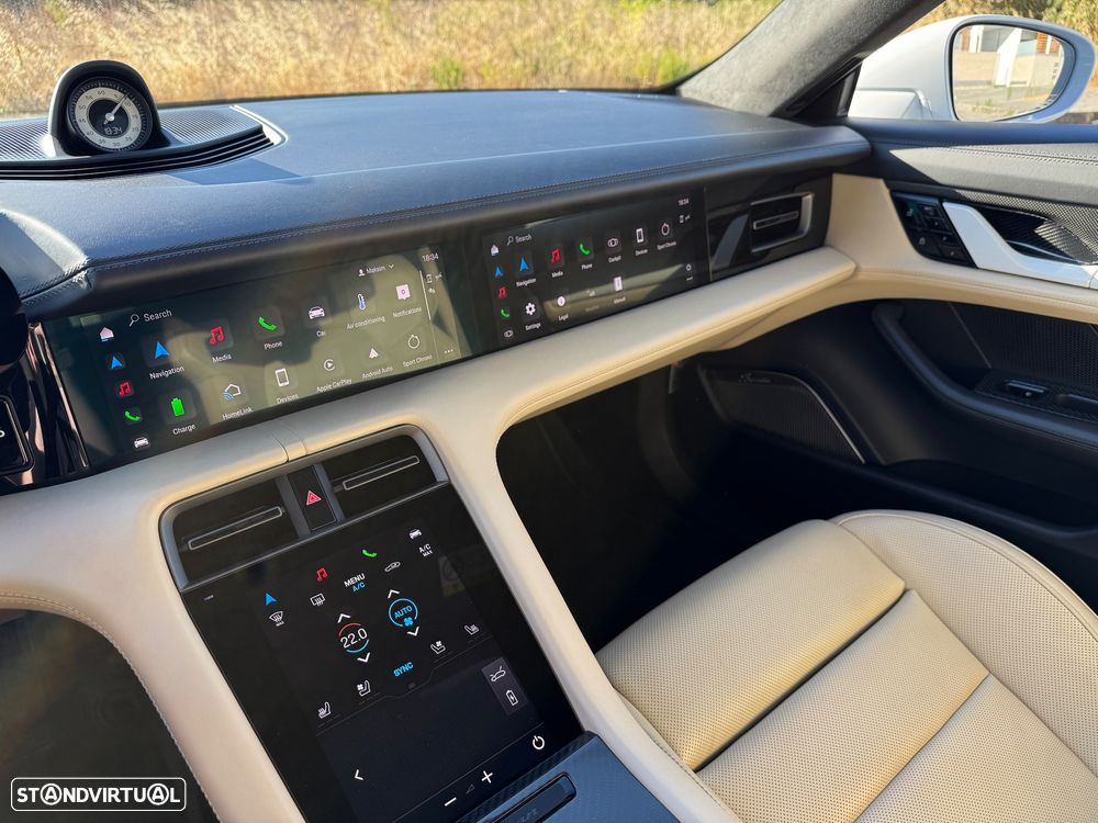 Porsche Taycan Turbo S - 30