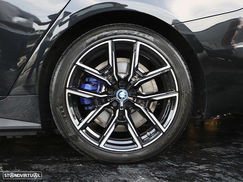 BMW i4 eDrive40 Pack Desportivo M - 10
