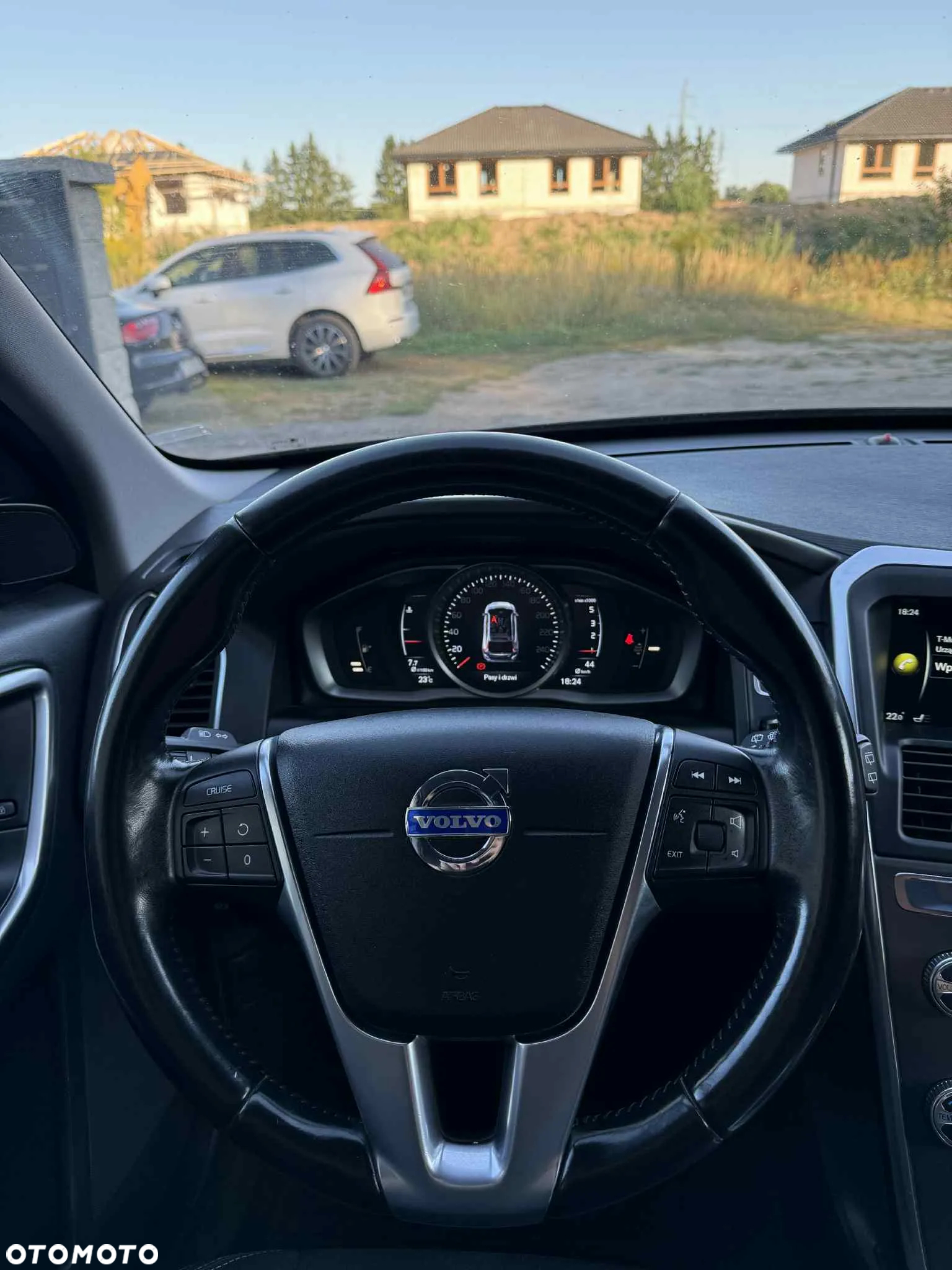 Volvo XC 60 D4 Drive-E Momentum - 18
