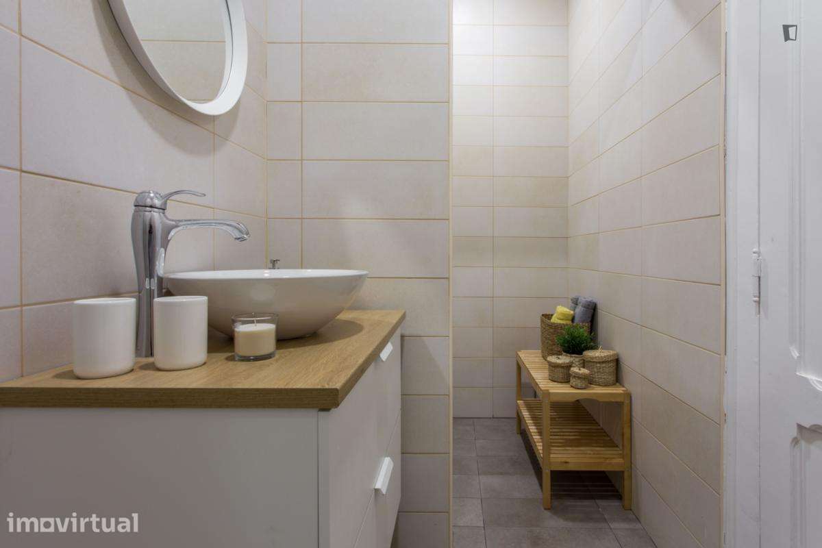 Quarto - localizado em Penha de França Lisbon - Grande imagem: 3/27
