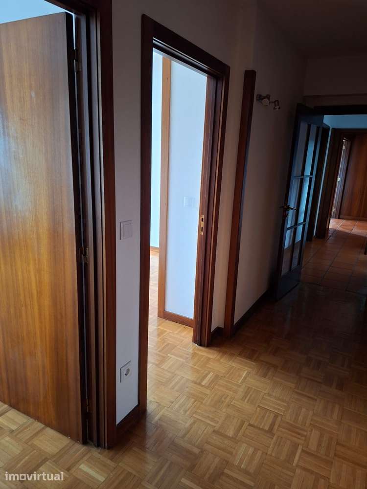Apartamento T2+1 Aguas Santas com aquecimento central. - Grande imagem: 4/36