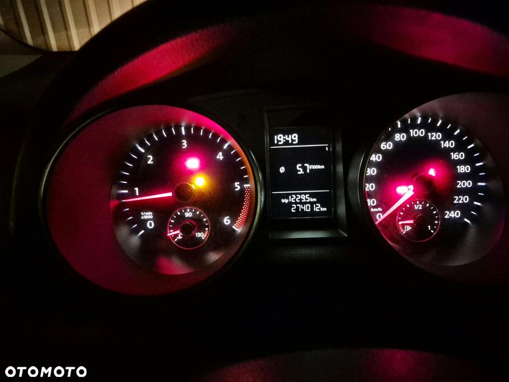 Volkswagen Golf - 8