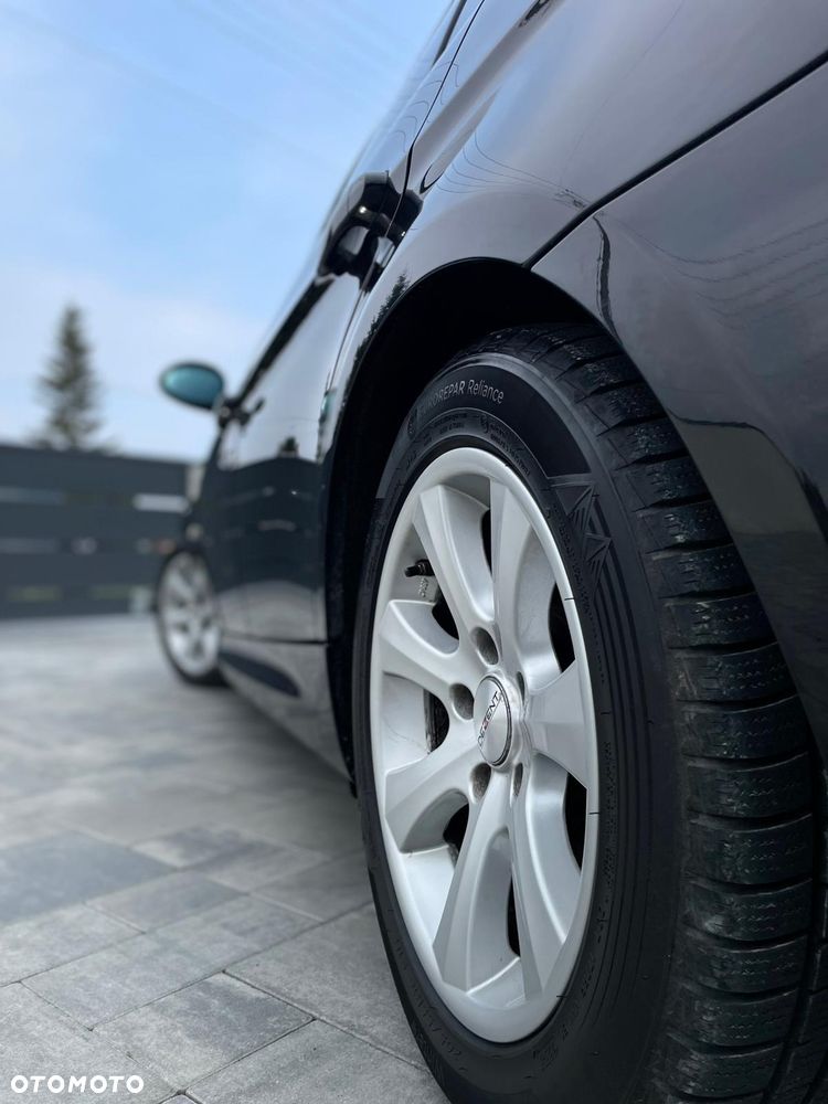 BMW Seria 3 320d DPF Blue Performance Edition Fleet Sport - 7