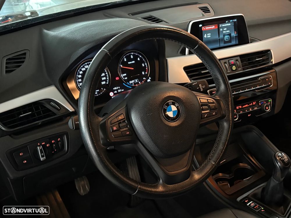 BMW X1 16 d sDrive Line Sport - 8