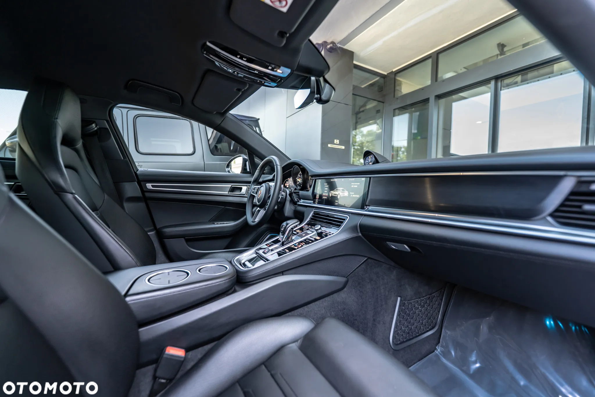 Porsche Panamera 4 e-Hybrid Sport Turismo - 36