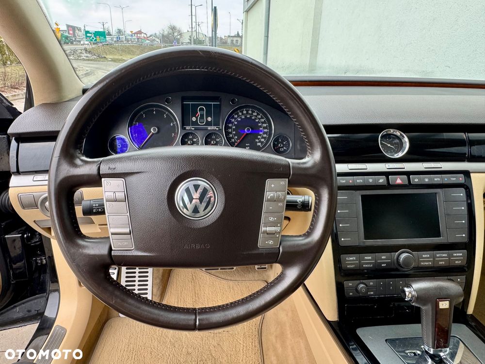Volkswagen Phaeton 4.2 V8 4Mot L (5 os.) - 13