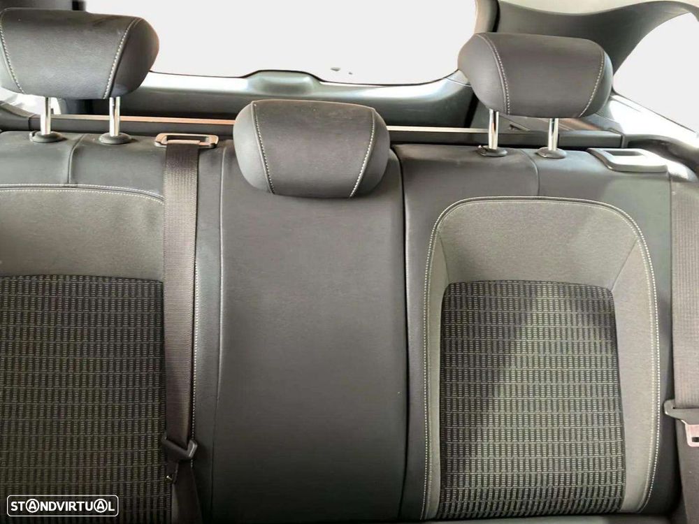 Opel Astra Sports Tourer - 16