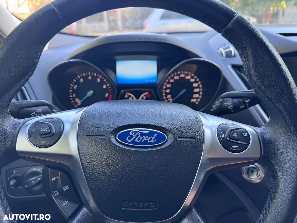 Ford Kuga 1.5 EcoBoost 2x4 Titanium - 6