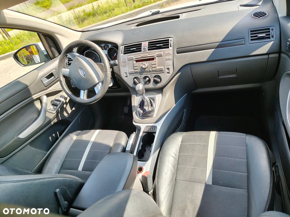 Ford Kuga 2.0 TDCi 2x4 Titanium - 19
