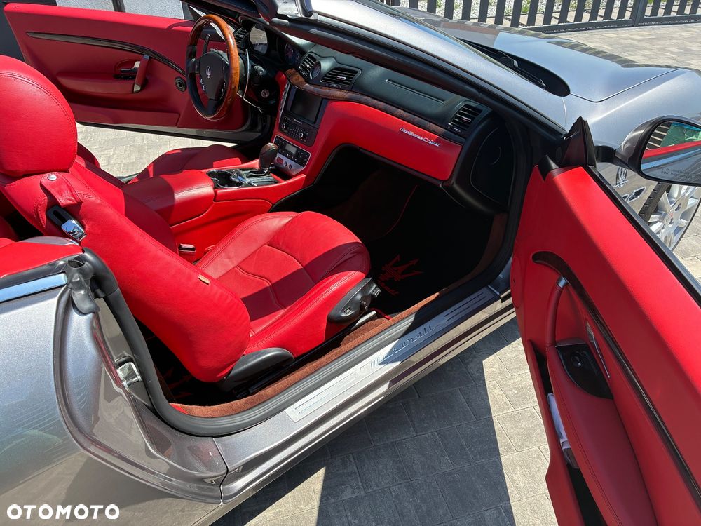 Maserati GranCabrio - 13