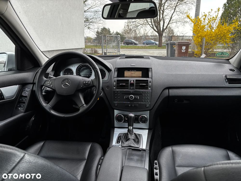 Mercedes-Benz Klasa C - 32