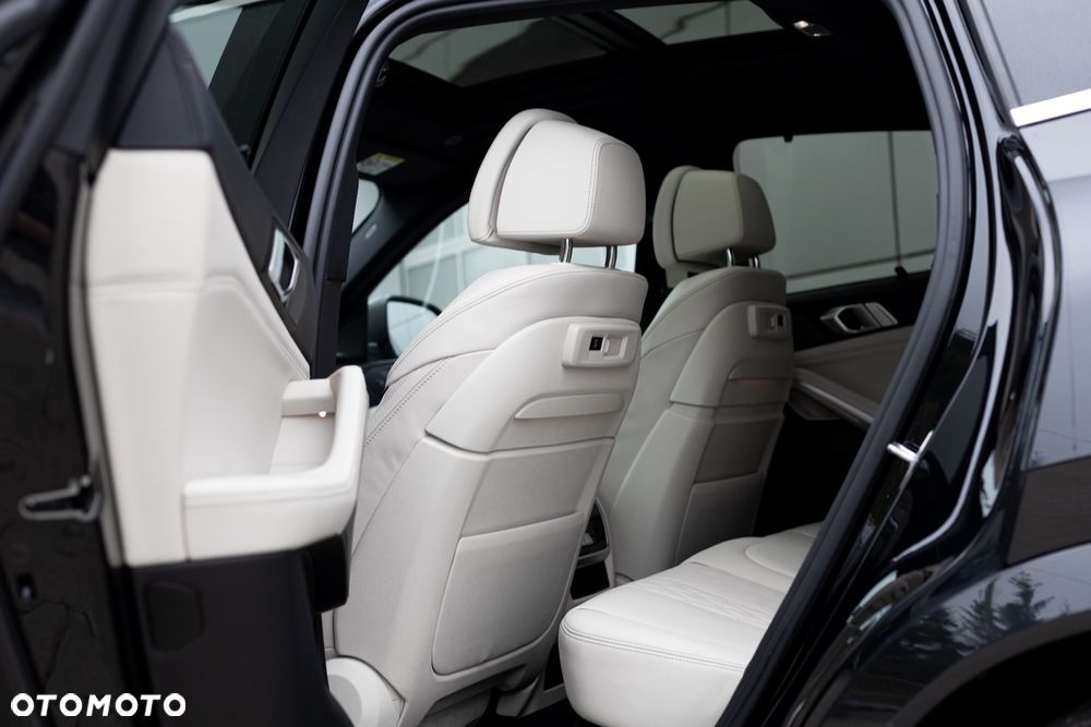 BMW X6 xDrive40d mHEV - 17