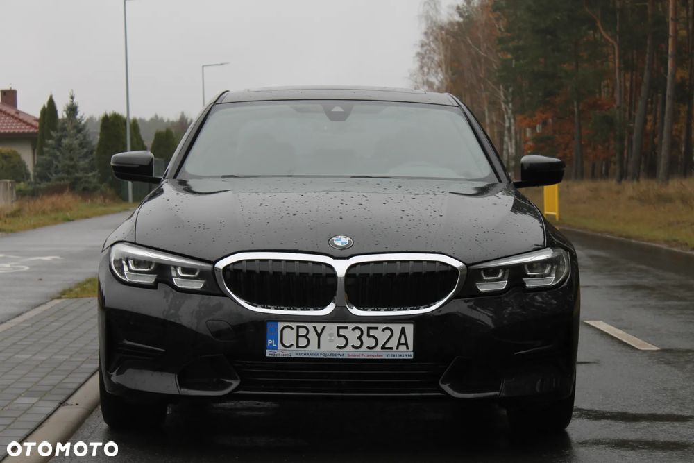 BMW Seria 3 330i - 7