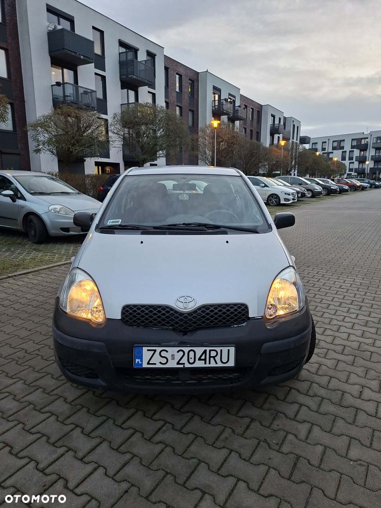 Toyota Yaris 1.0 Base - 3