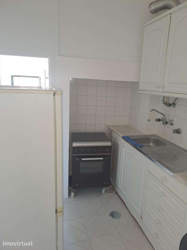 T2 em Lisboa - Pronto a habitar e com cozinha separada - Grande imagem: 4/10