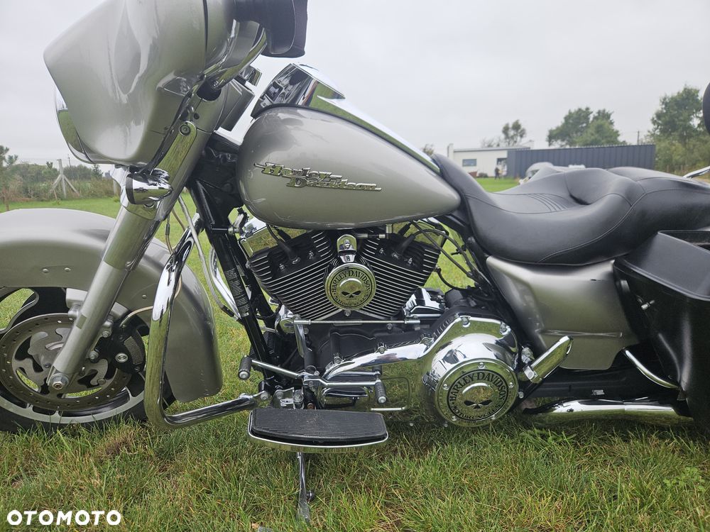 Harley-Davidson Touring Street Glide - 13