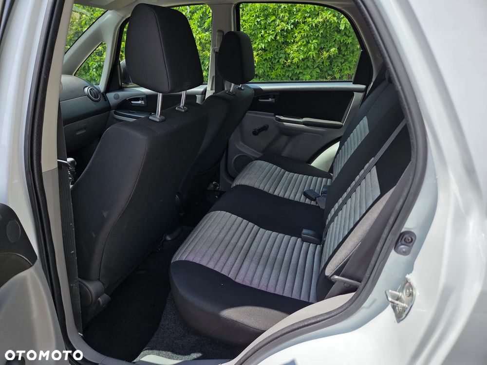 Suzuki SX4 1.5 Comfort - 8