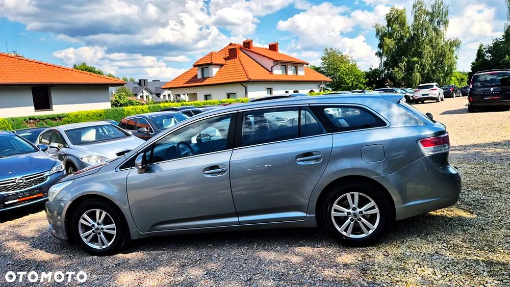Toyota Avensis - 24