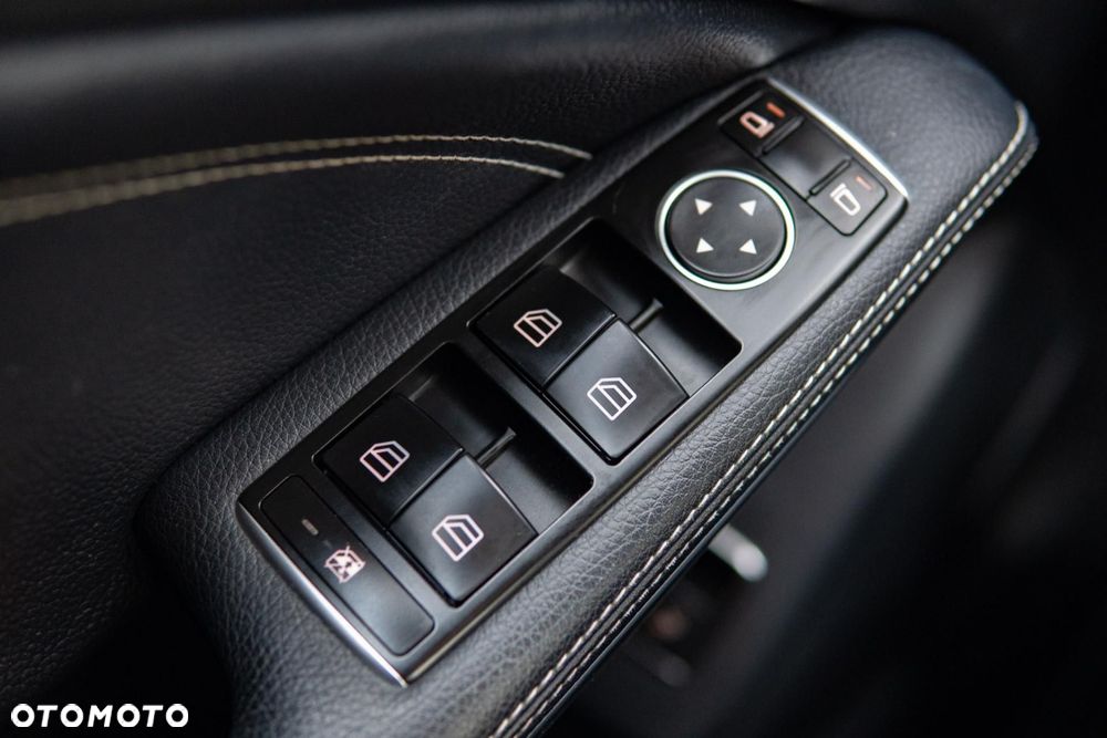 Mercedes-Benz CLA 250 7G-DCT AMG Line - 34