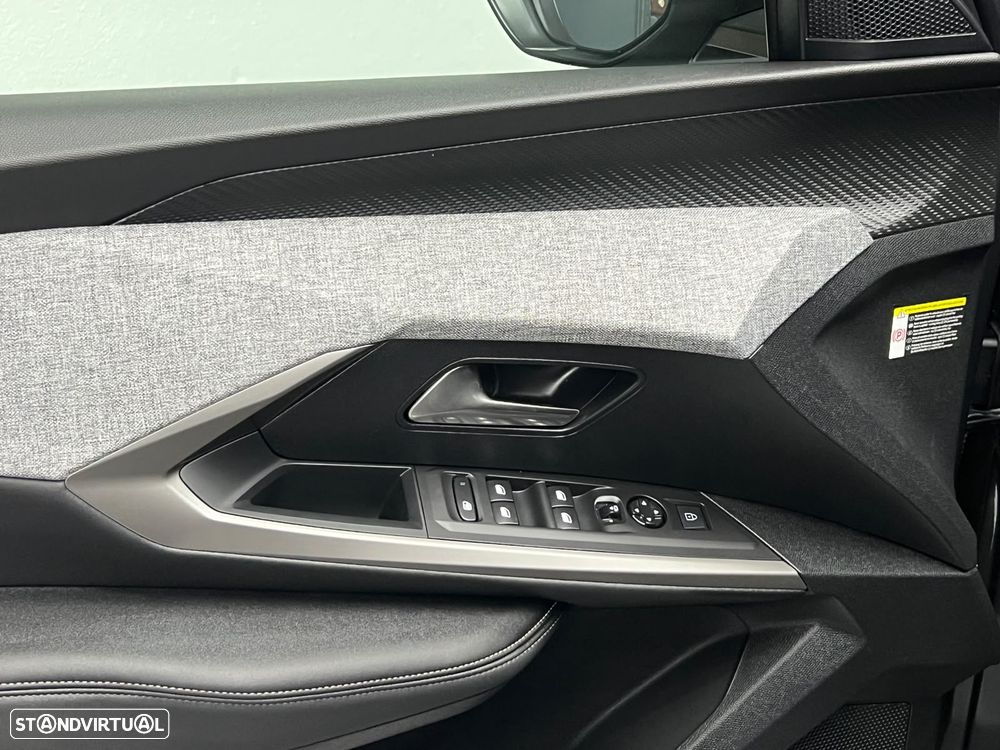 Peugeot 5008 1.2 Hybrid Allure e-DCS6 - 13