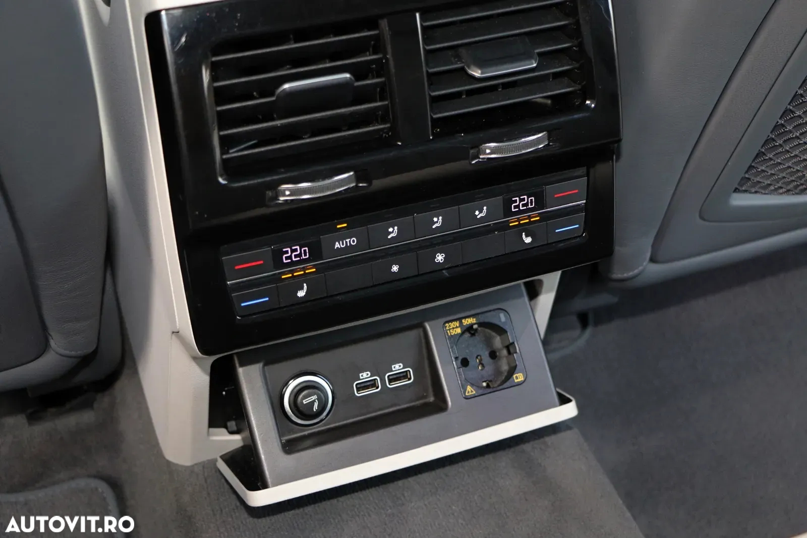Volkswagen Touareg - 26
