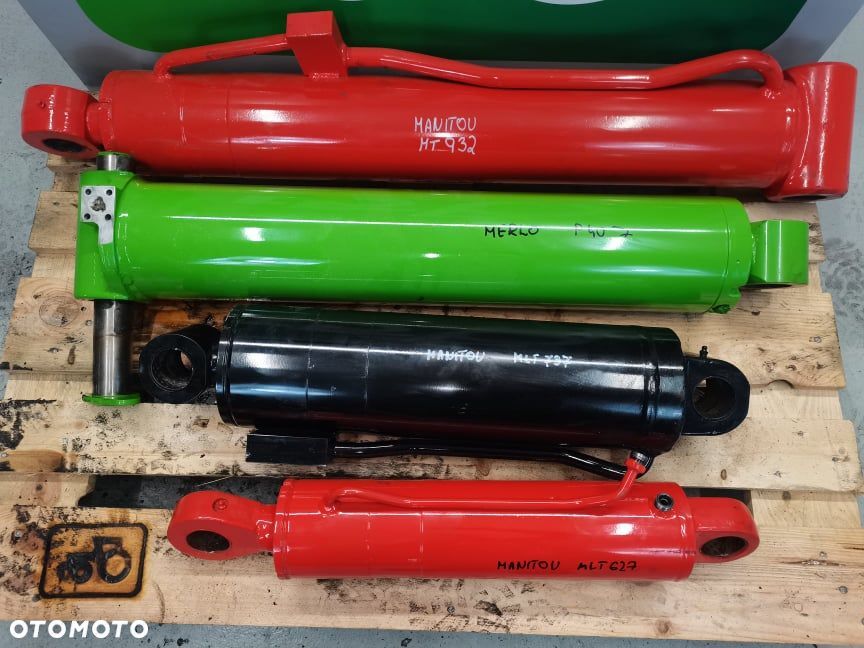 Manitou MT 932 {Cylinder hydrauliczny masztu} - 2