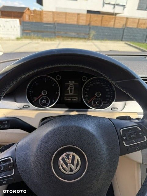 Volkswagen Passat 2.0 TDI Comfortline DSG - 13