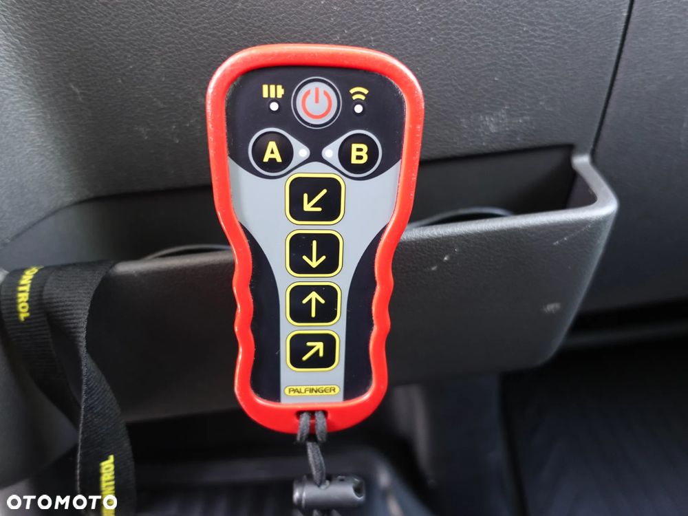 Ford Transit - Kontener z windą - 34