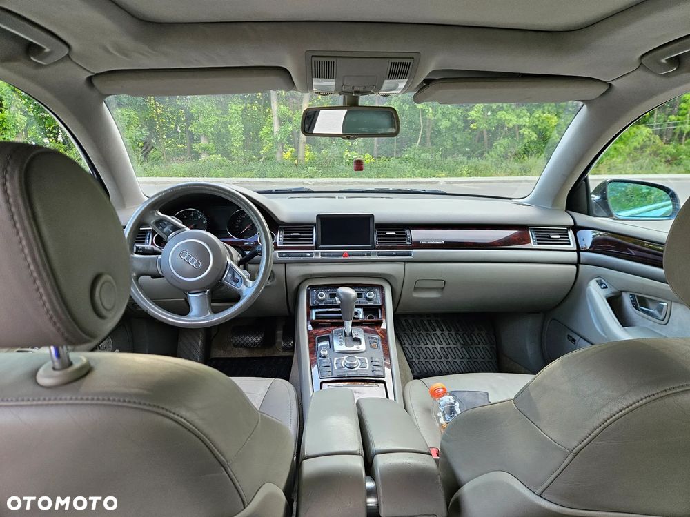 Audi A8 4.2 Quattro - 7