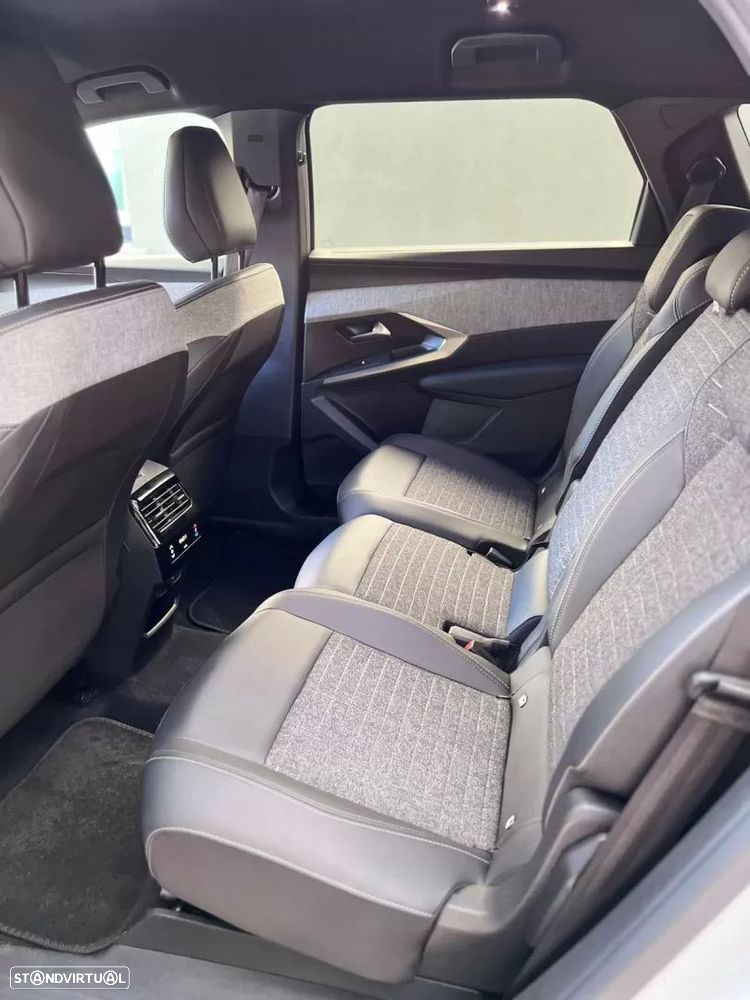 Peugeot 5008 1.2 Hybrid Allure e-DCS6 - 12