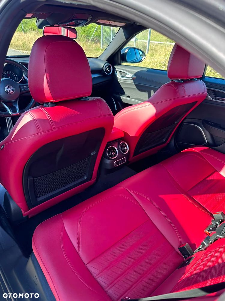 Alfa Romeo Giulia 2.0 Turbo 16V AT8 Veloce - 25