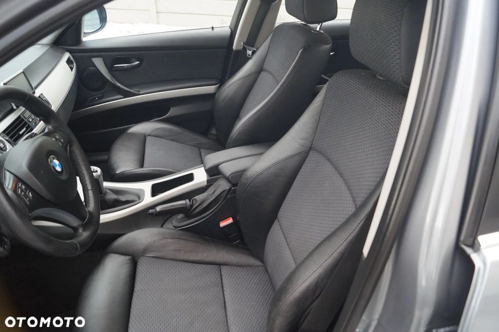 BMW Seria 3 325i - 8