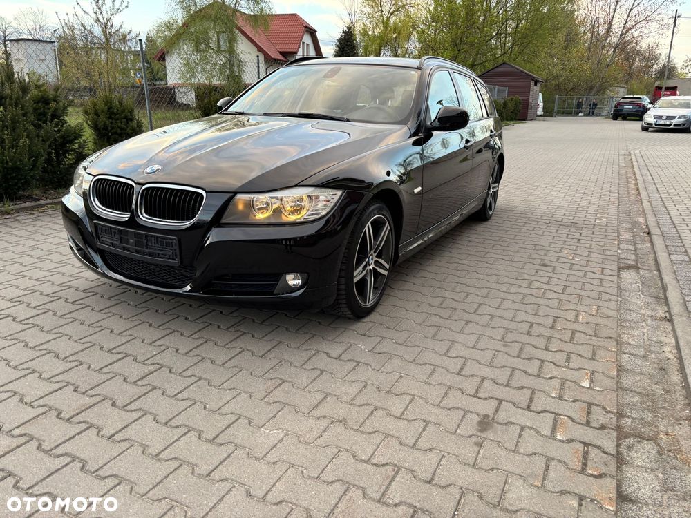 BMW Seria 3 318d - 23