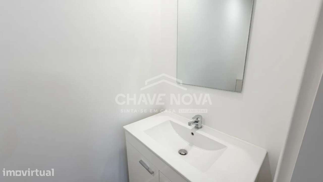 Apartamento T2 novo com varanda e garagem - Grande imagem: 4/28