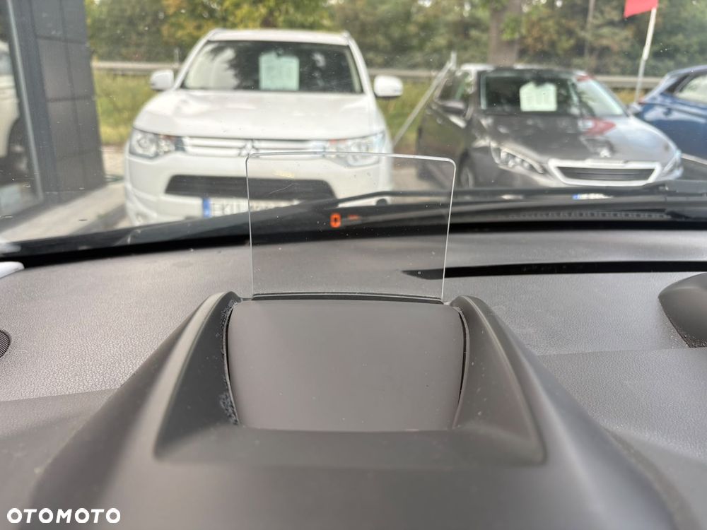 Peugeot 3008 Hybrid4 - 13