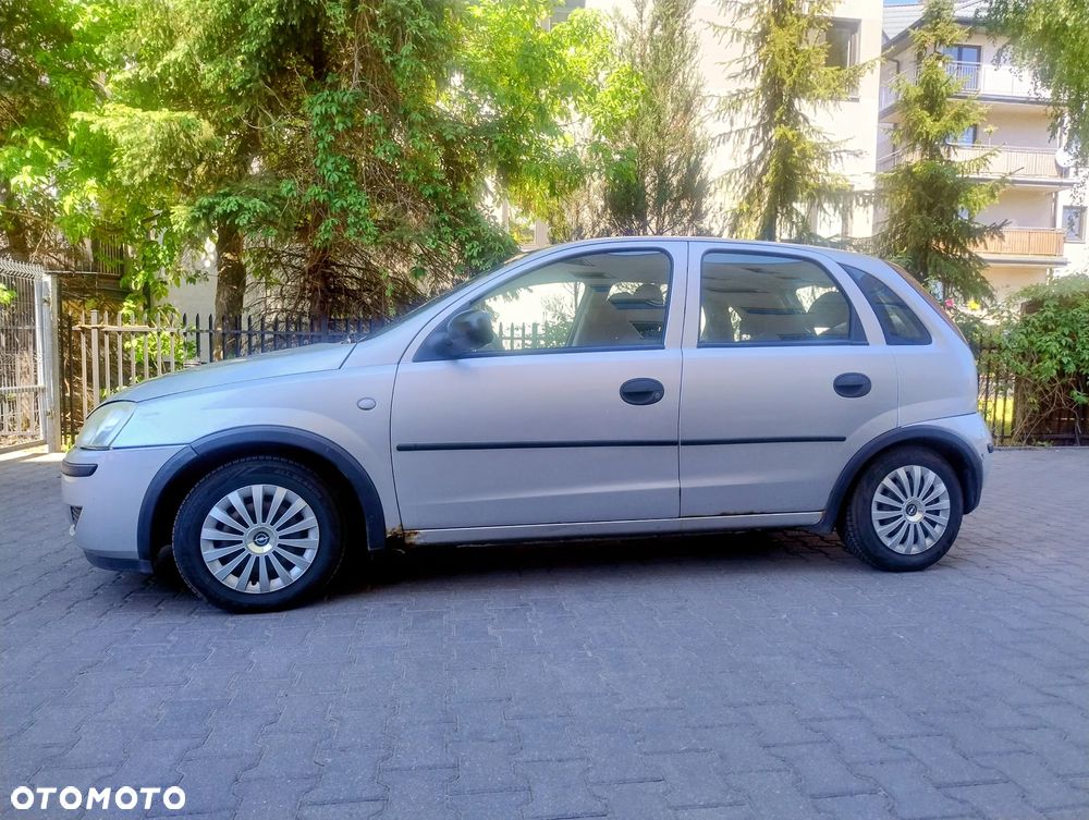 Opel Corsa 1.2 16V Essentia - 2