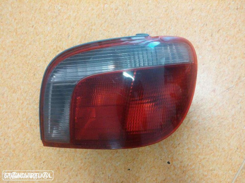 Farolim farol tras direito toyota yaris 1ºmodelo - 2
